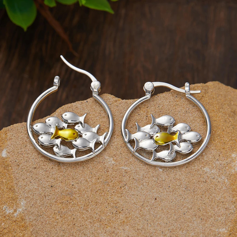 Vintage Circle A Group of Fish Sense Hoop Earrings for Women Creative Delicate Cute Earrings Jewelry Accessories 250610