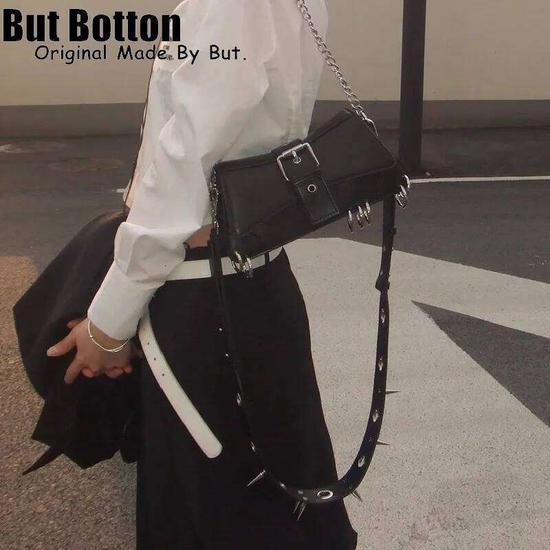 Designer Bag Designer Bag Women Y K Girl Vintage Haruku Punk Advanced Design Rivet Spike Chain One Shoulder Handbag Womens Stempunk Tote Crossbody Bag