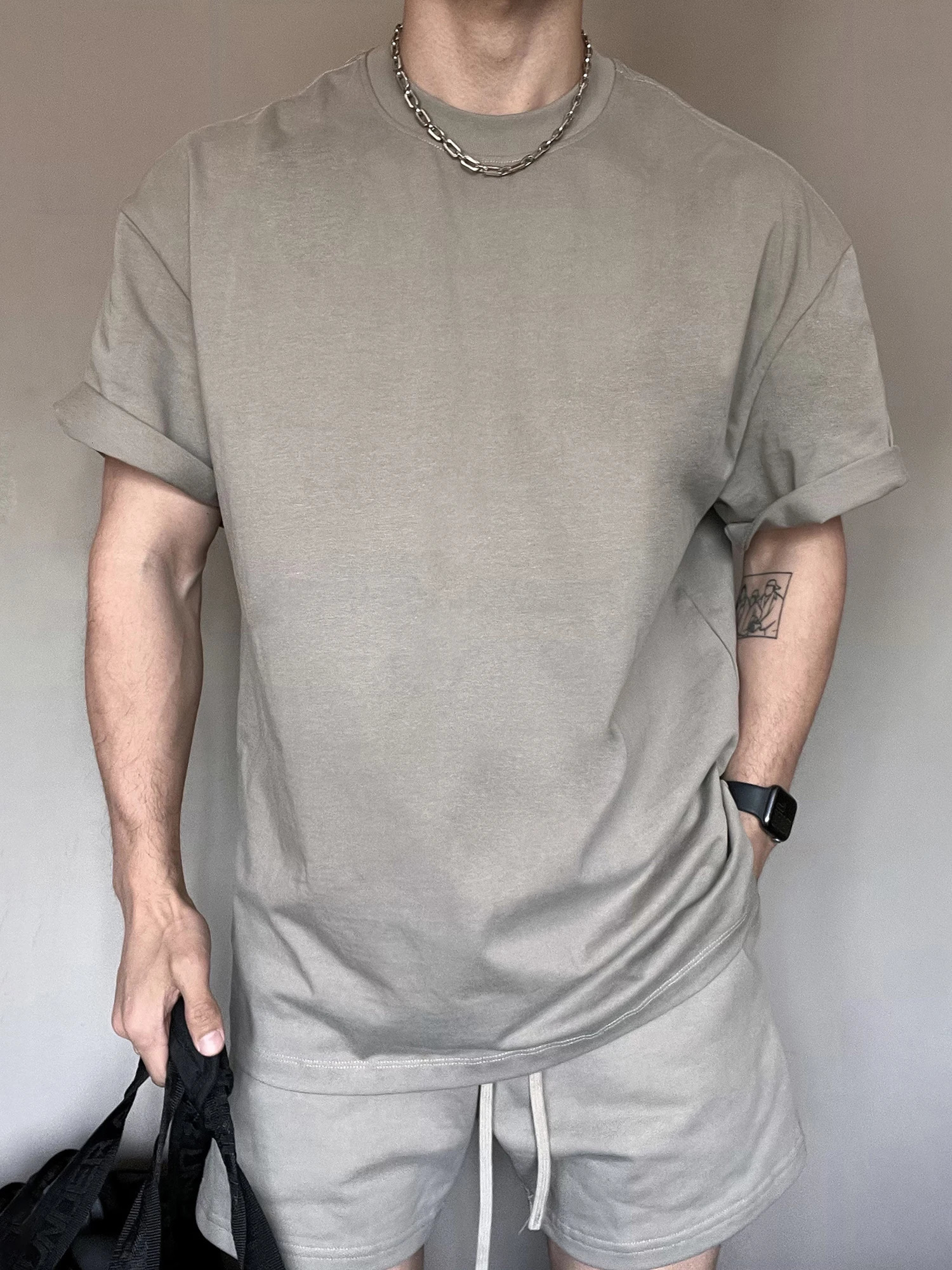 American Heavy Solid Color Small Neckline Shortsleeved Tshirt Mens Summer 425G Shorts Sports and Leisure Loose Suit 250612