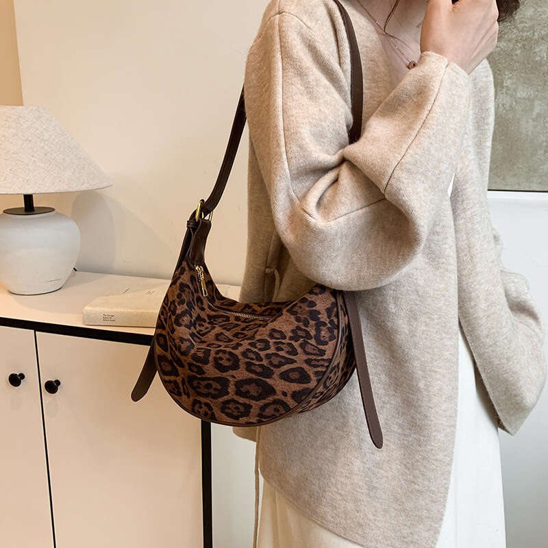 New Leopard Print Crossbody Autumn Winter Fashion Versatile Women's Stylish Texture Single Shoulder Dumpling Bag