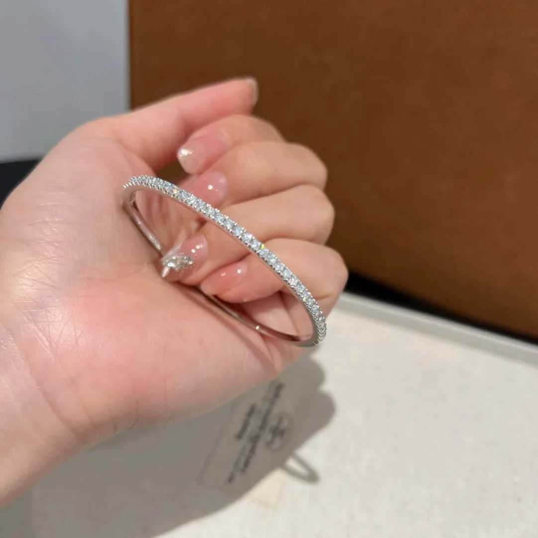 New Trend Hot Sale Famous Brand Top Quality European Luxury Jewelry For Women Zircon Bangle Classic Pure 925 Sliver Z250616