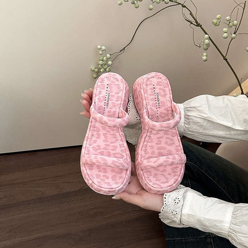 2025 Spring/Summer New Leopard Print Platform Thick Sole Slide Height Increasing Slimming Vacation Style Wedge Sandals for Outdoor Wear