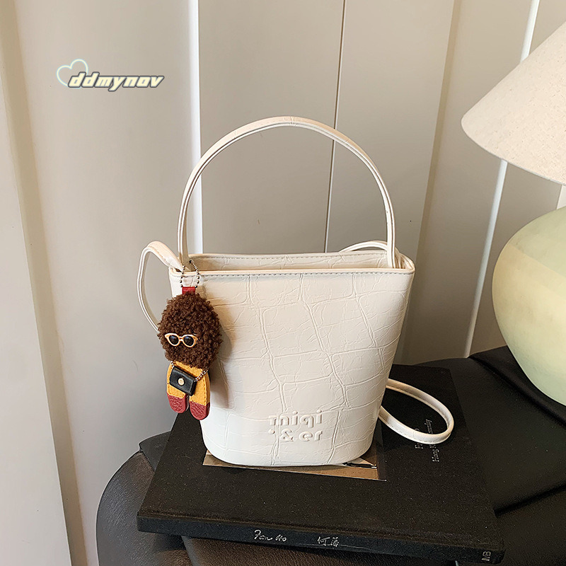 New Single Shoulder Crossbody Bucket Bag Women's Light Luxury Large Capacity Trendy Versatile High-end Feel Women ddmynov ddmynov