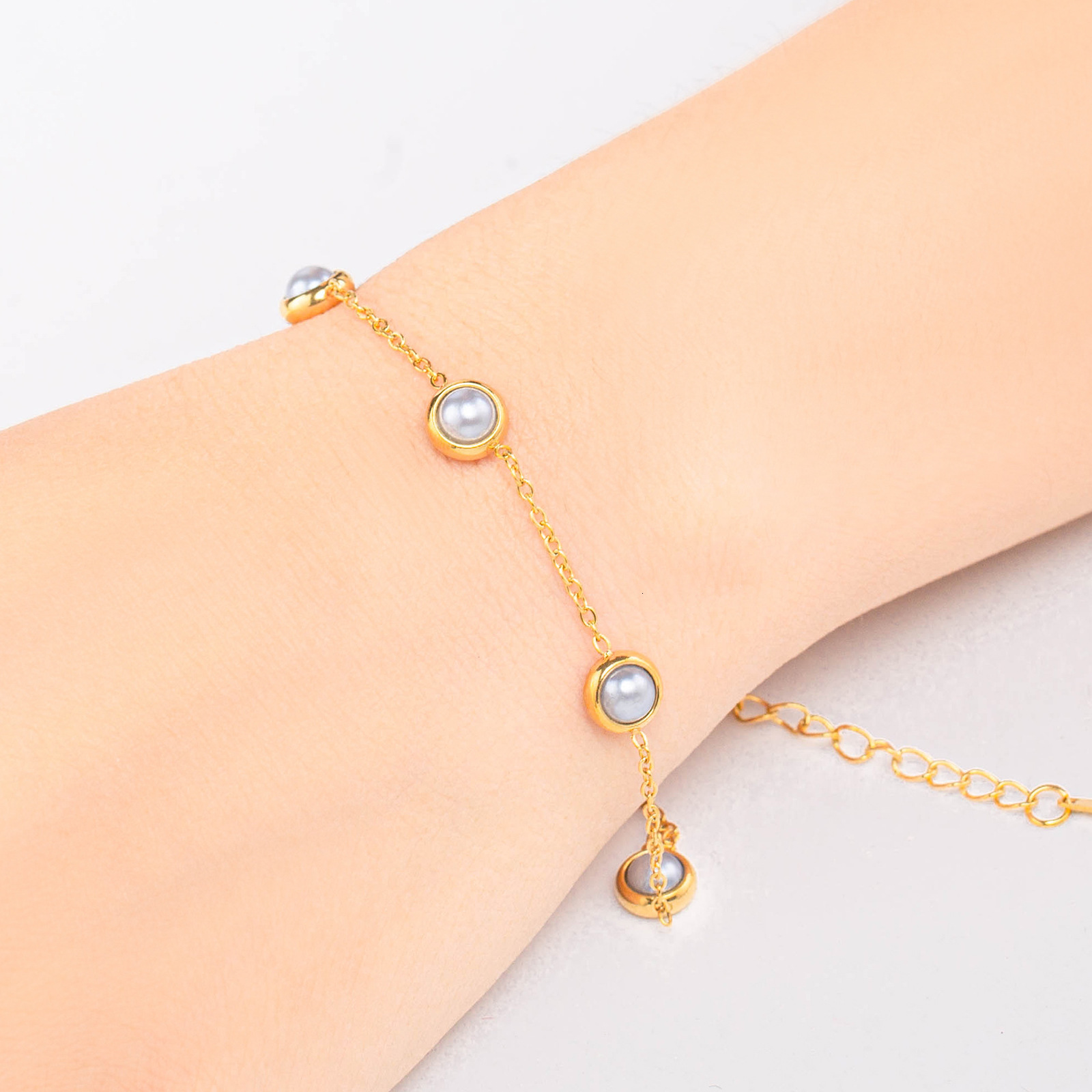 Fashionable Elegant Simple Personality Versatile Round Bead Pearl Bracelet for Women Light Style High-end Titanium Steel Non-fading Jewelry