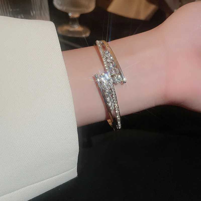 Zircon Geometric for Women Fashion Personalized Inlaid Rhinestone Bangles Versatile Handicraft Luxury Designer Jewelry Z250616