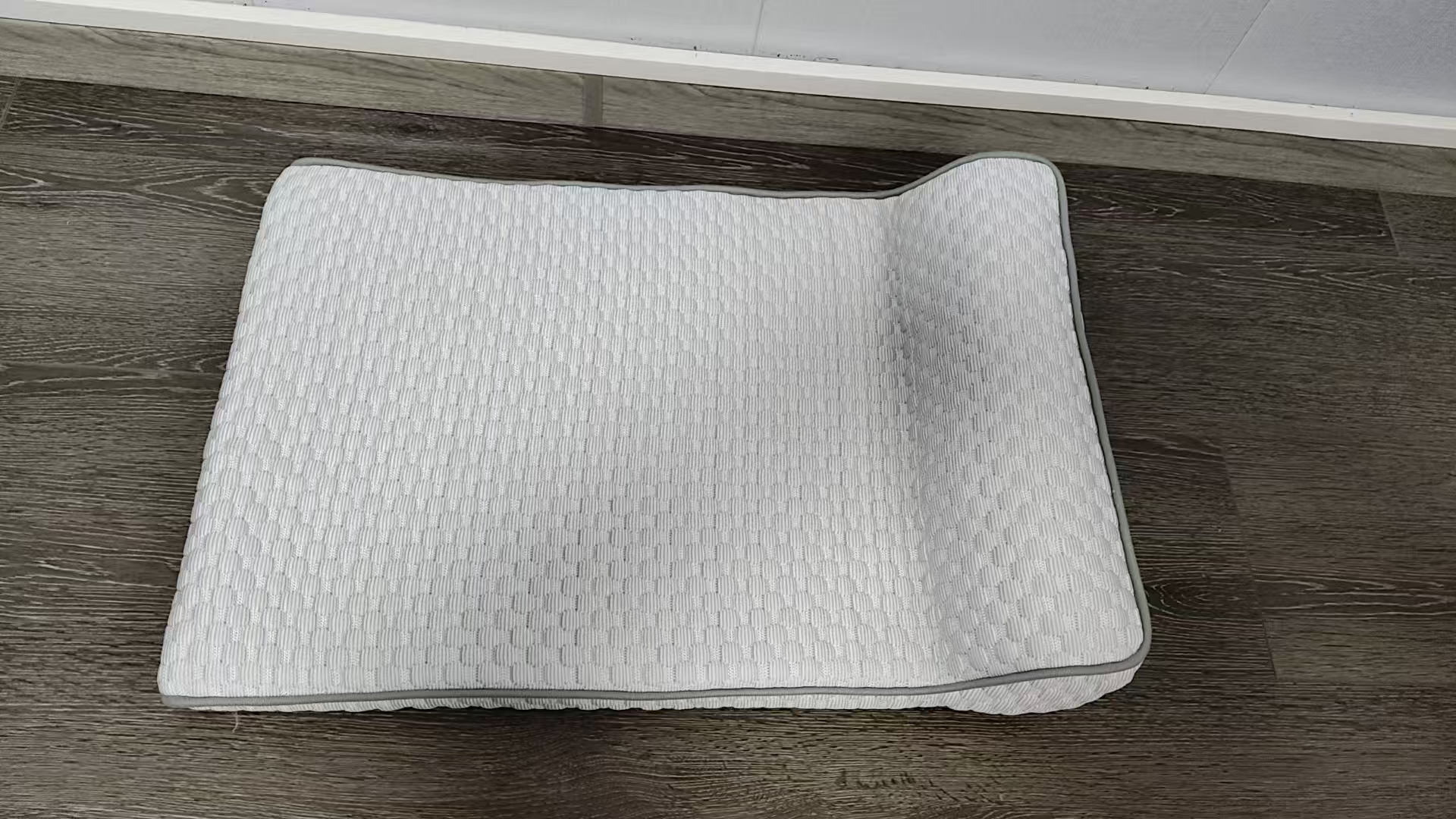 Breathable Pet Mattress with Cool Sleeping Surface - Durable & Scratch Resistant