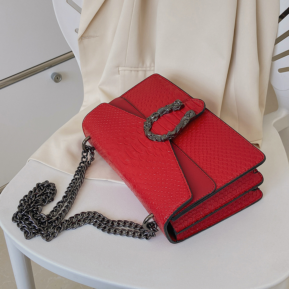 Crocodile patterned bag for women, European and American retro chain small square bag, casual and versatile commuting single shoulder crossbody bag