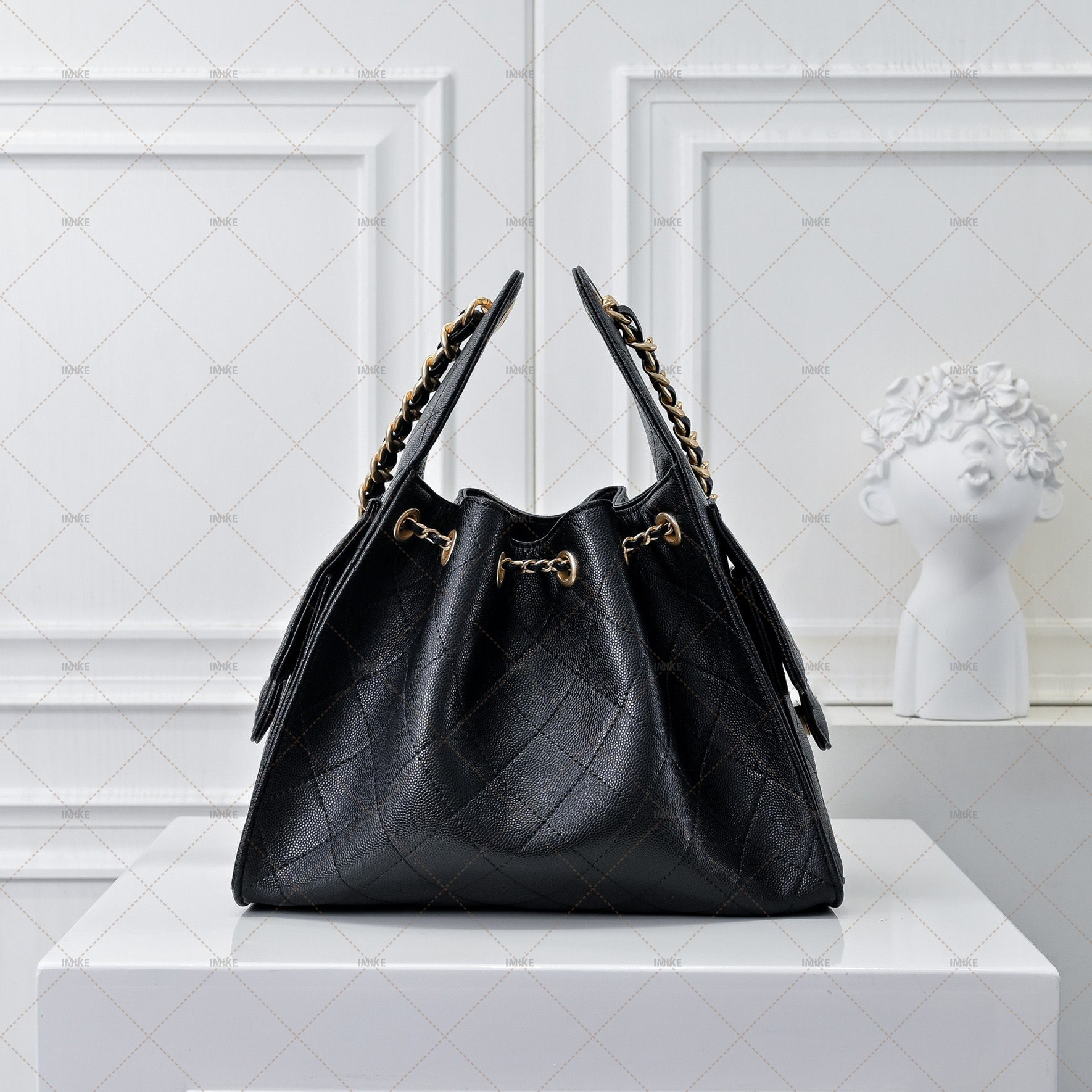 Luxury Designer 25C Hobo Bag for Women Grained Leather Hobo Underarm Bag Small Vintage Drawstring Bucket with Gold Coin Button Quilted Black Gold Chain Shoulder Bag