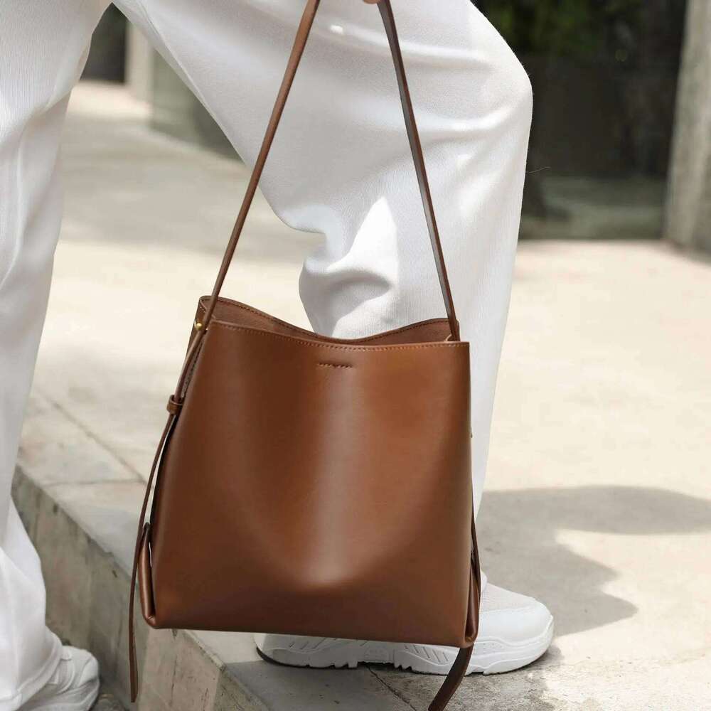 2025 New Versatile Design High-End Feel Soft Leather Women's Handbag Large Capacity Bucket Crossbody Shoulder Bag