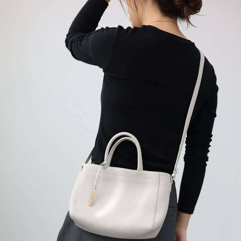 Women Genuine Leather Zipper Tote Cowhide Crossbody Bags Soft Elegant Single Shoulder Bag Durable And Comfortable