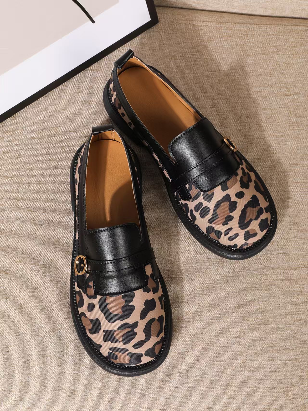 Fashionable leopard print thick-soled casual shoes, waterproof platform mid-heel, stylish mother shoes, wear-resistant.