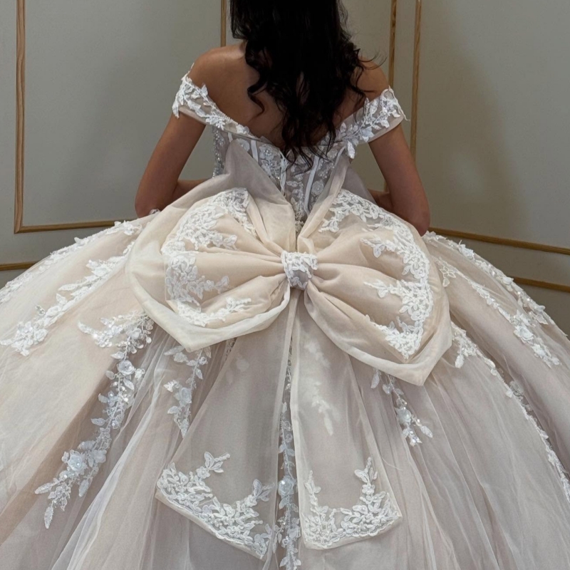 Champagne Shiny Quinceanera Dresses Ball Gown Off The Shoulder Applique Lace Beading Bow Tull Sweet 16 Dress Vestidos 15 De Anos