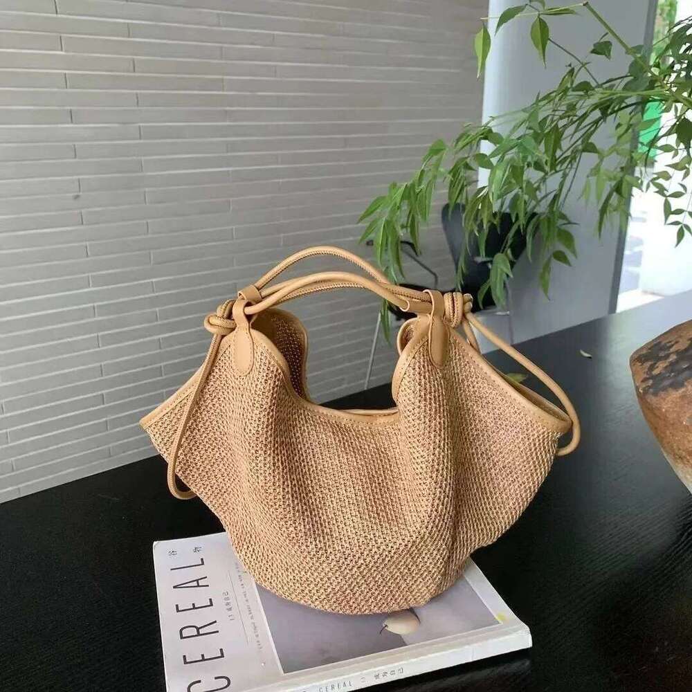 2024 Summer New Style Straw Woven Large Capacity One Shoulder Underarm Bucket Bag