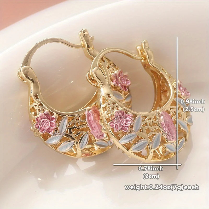Elegant Retro Carved Hollow Hoop Earrings Exquisite Accessories for Women Perfect Jewelry for Holiday Weddings 250610