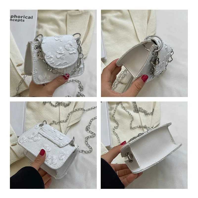 Retro Mini Handbag for Women Trendy 2025 New Featuring A Simple Chain Mini Mouth Red Envelope Crossbody Bag XJ2520616
