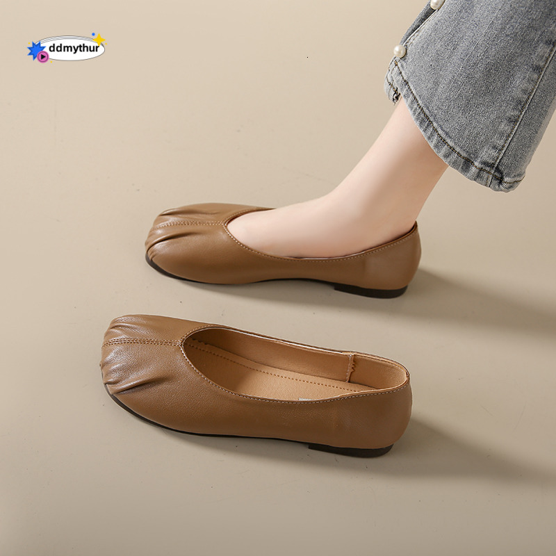 Women's Soft Sole Loafers for Skirts 2025 Early Spring Comfortable Fashionable Flat Slip-On Moccasins ddmythur