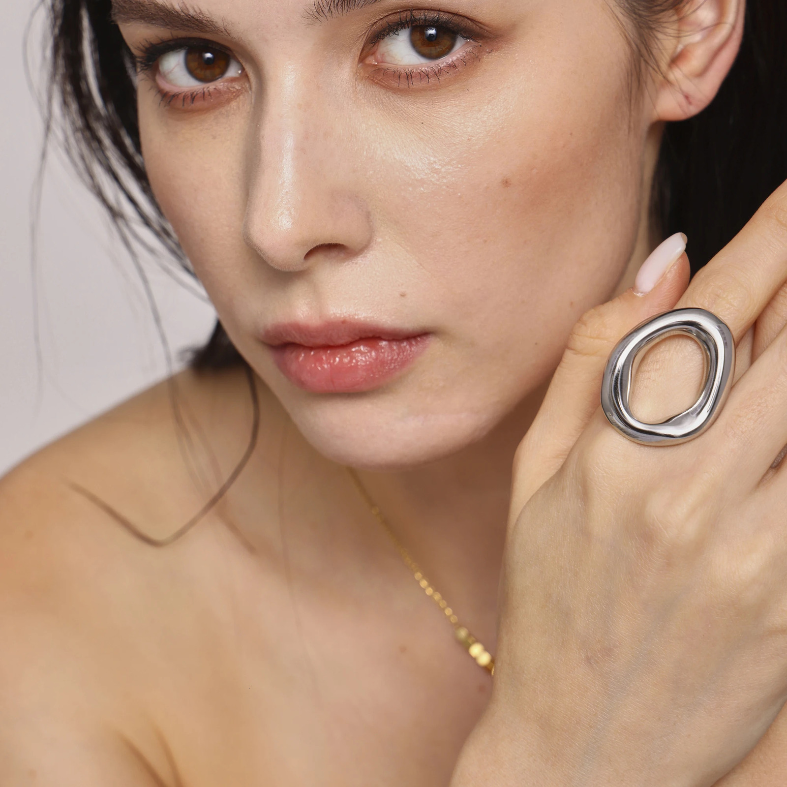 Nivora Big Rings for Women Hollow Round Charm Stainless Steel Cocktail Rings Fashion Women Open Ring Resistant Jewelry Anillos 250610