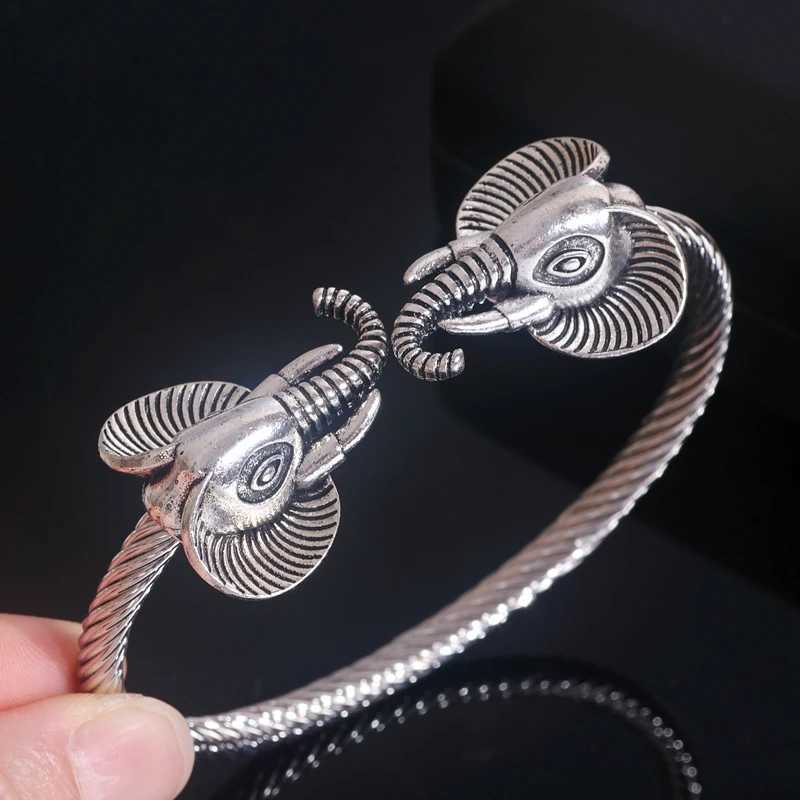 Bohemian Ethnic Elephant Big for Women Vintage Silver Color Charm Open Bangle African Jewelry Beach Summer Z250616