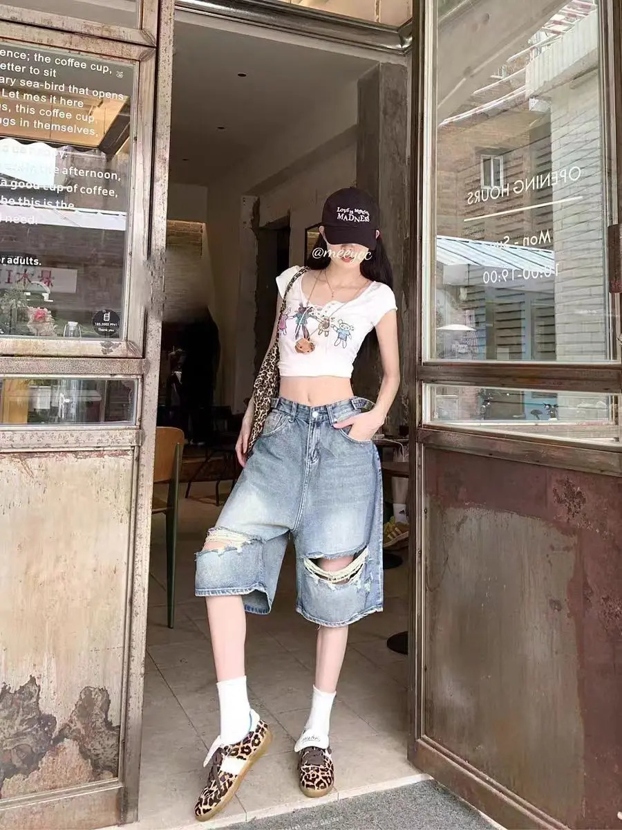 Girl Retro Feng Shui Washing Jeans for Women in Summer Street Straight Wide-Leg Ripped Five-Point Pants 250609