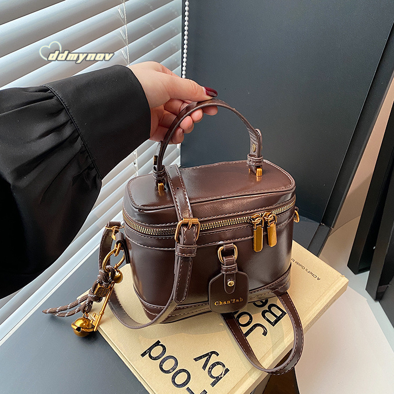 Trendy High-End Handheld Bucket 2025 New Fashion Casual Shoulder Bag Niche Design Crossbody ddmynov