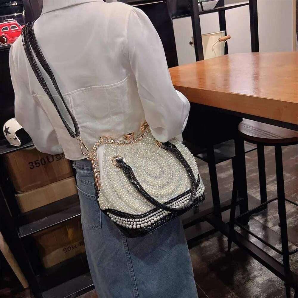 Fashion Pearl Beaded Bucket Large Capacity Women's Handbag Crystal Shiny Rhinestones Dia Shoulder Messenger Bag