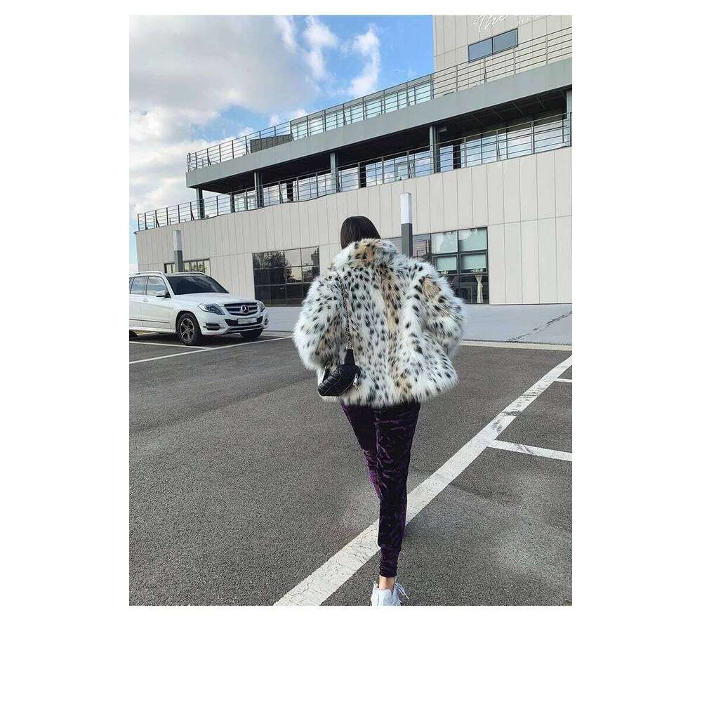 GetSpring Women Coat 2024 Autumn Winter Imitation Fox Jacket Fashion All Match Thickened Loose Short Faux Fur Overcoat