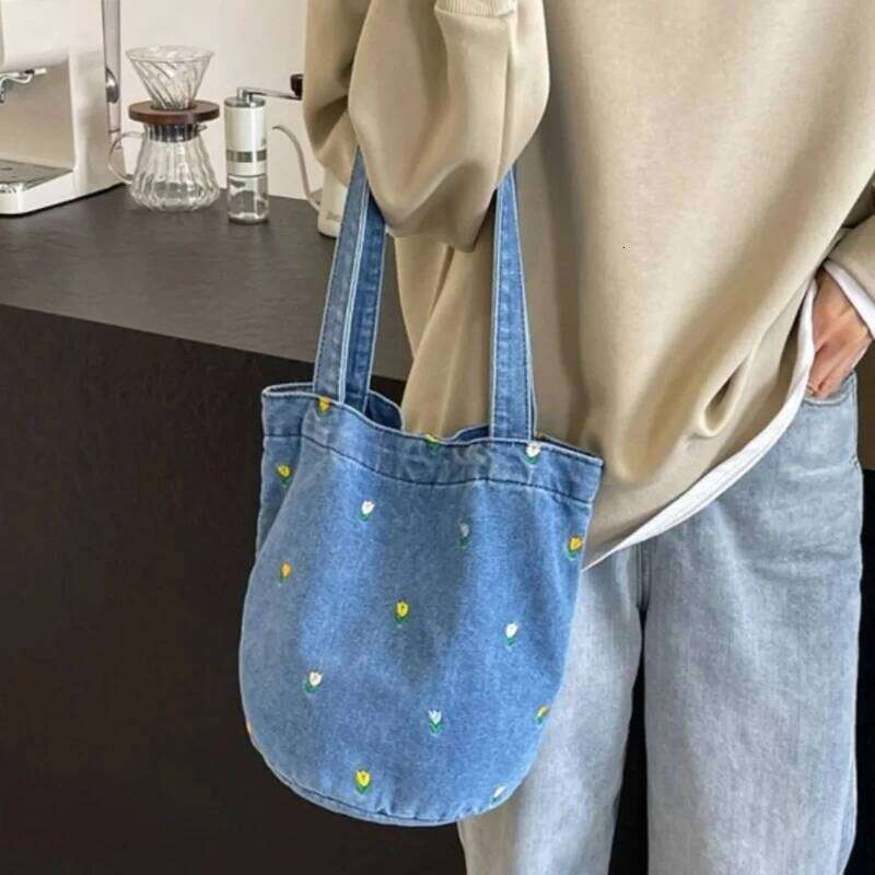 Women Versatile Single Strap Canvas Water Bucket Embroidered Denim Shoulder Bag Casual Sle Commuter Purses and Handbags