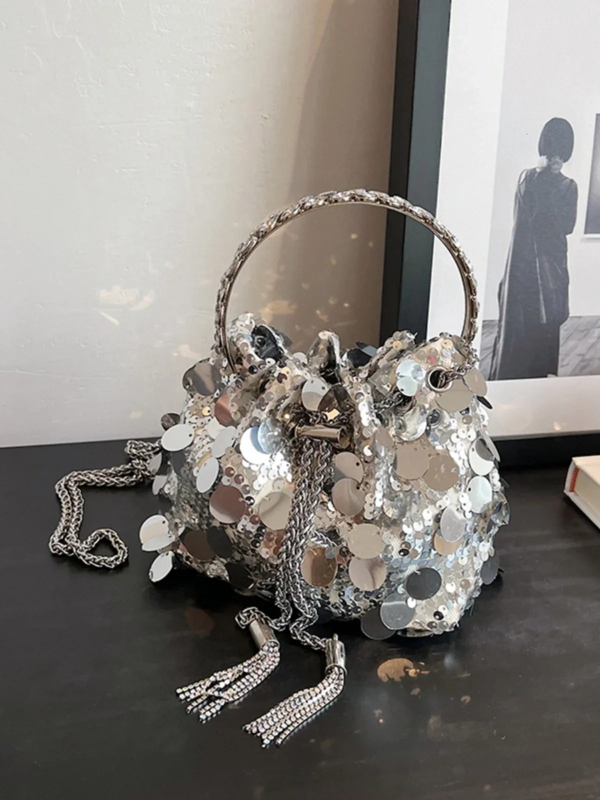 Womens Bag Light Luxury Sequin Chain Tassel Bucket Handbags Temperament Versatile Single Shoulder Crossbody Bags Birthday Gift 250614
