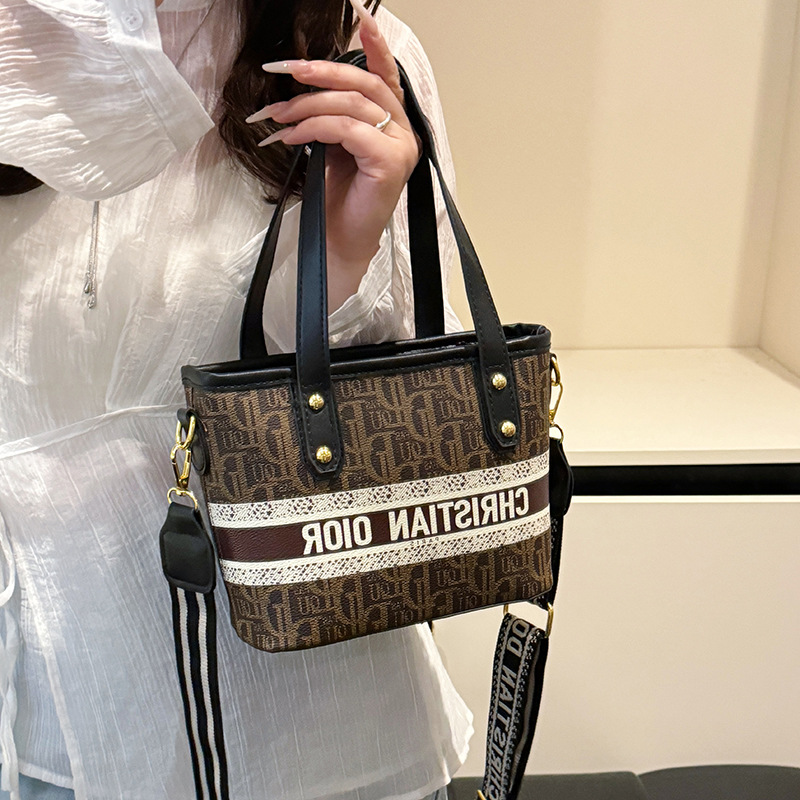 Free shipping 2025 designer Shoulder Bags womans ladies flap lady fashion black blue casual handbag women crossbody Underarm Bucket Bag