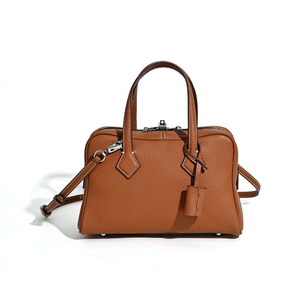 2025 Spring Brand new top leather Victoria small leather women's bag simple bowling hand messenger bag Fashion Lock Shoulder Bags 01