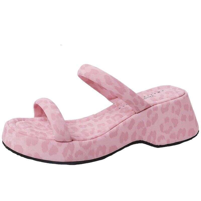 2025 Spring/Summer New Leopard Print Platform Thick Sole Slide Height Increasing Slimming Vacation Style Wedge Sandals for Outdoor Wear
