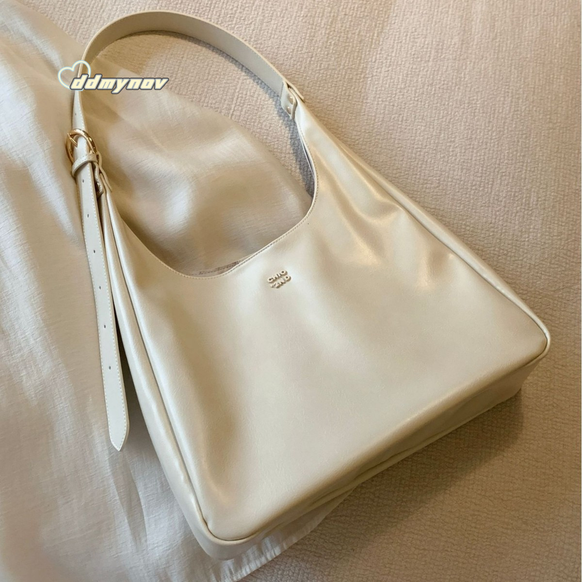 White Moon Traveler Tote Bag for Women, Large Capacity, Textured Shoulder Underarm Commuter Crossbody Bag, Fashionable and Versatile ddmynov ddmynov d