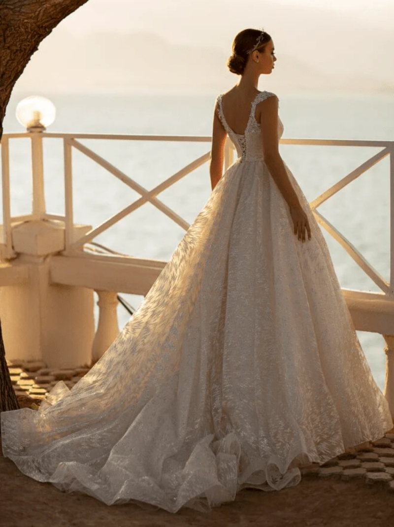 Exquisite Lace Wedding Dress A-Line Sleeveless Bride Gowns With Spaghetti Strap Full Floral Appliques Sweep Train Illusion New Gown Vestidos De Novia