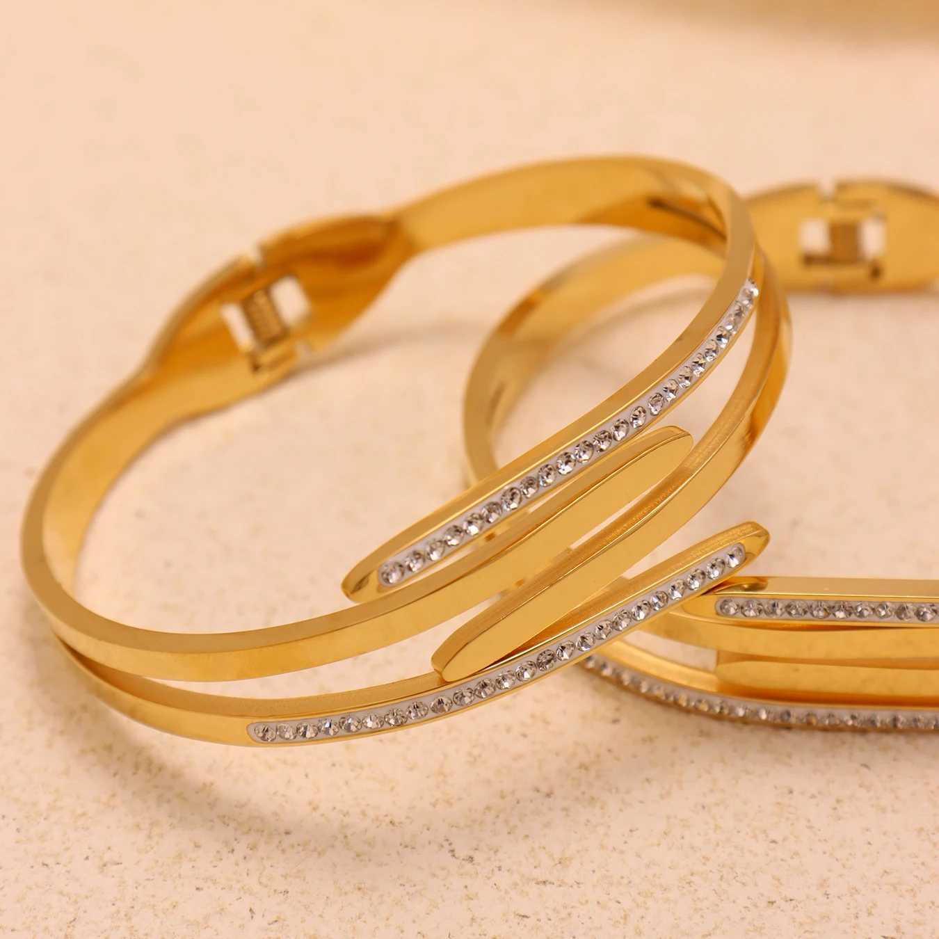 Stylish Geometric Stainless Steel Bangle for Women Zircon Inlaid Waterproof Charm Luxury Jewelry Z250616