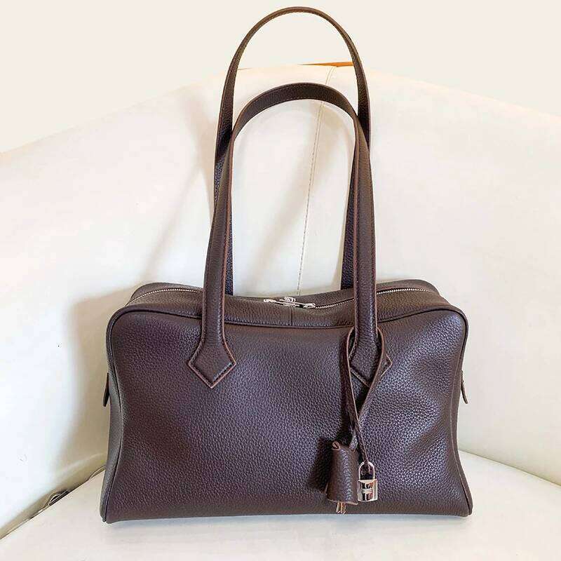 2025 Spring Brand Genuine Leather Cowhide Casual Totes Women Handbags Fashion Lock Shoulder Bags Woman Large capacity bag