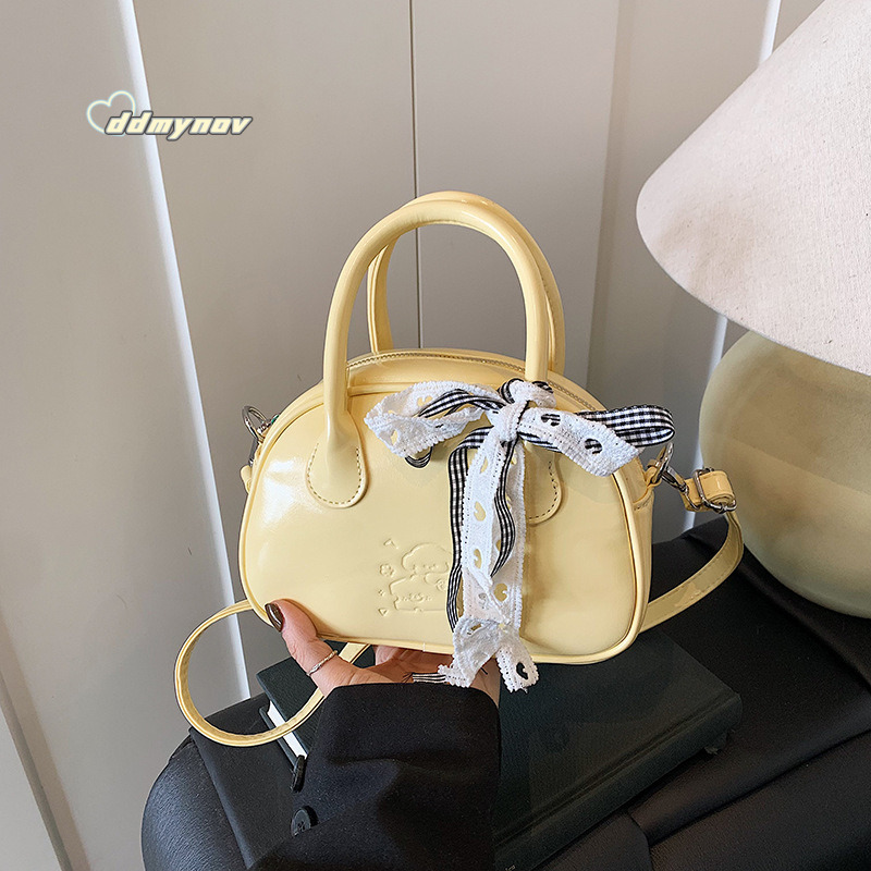 Korean Style INS Solid Color Cute Handheld Shell for Women 2025 Spring Fashion Versatile Commuter Shoulder Crossbody Bag ddmynov ddmynov