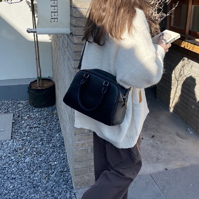 2025 New Large Capacity Women's Handbag Commuter Crossbody Bag Women's Designer Fashion Handbag Niche High end Handbag