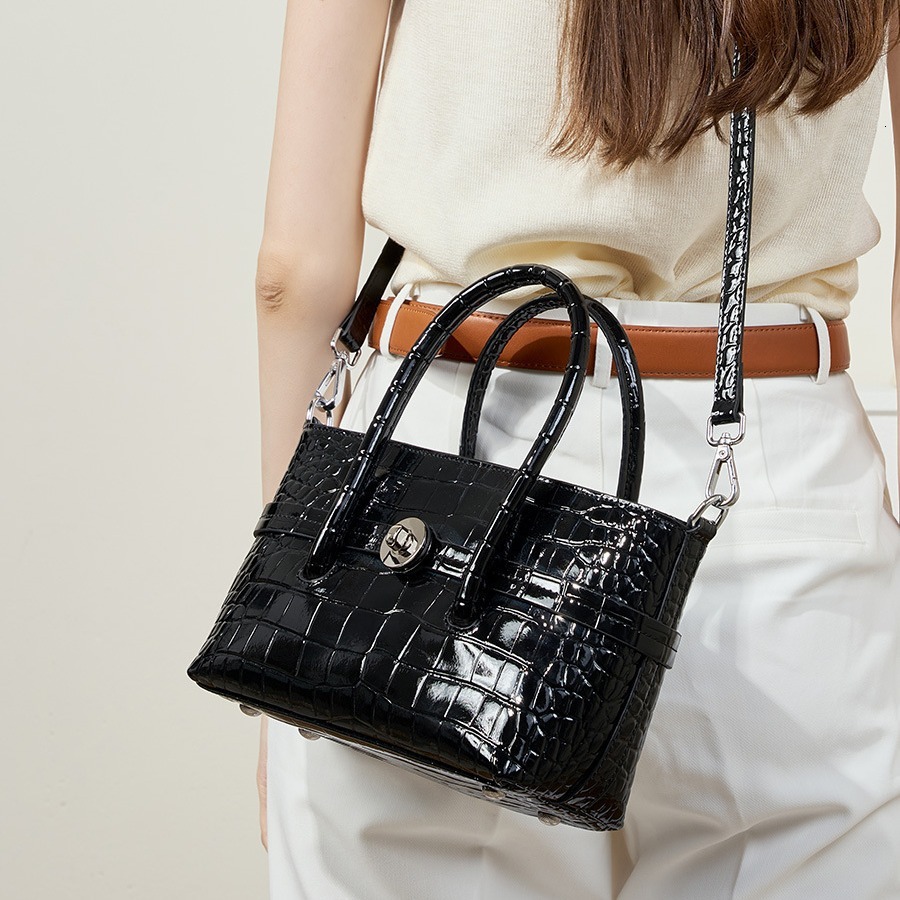 Free Shipping Fashion Genuine Leather Versatile Luxury Handbag New Solid Color Elegant Shoulder Crossbody Designer Bags Tote Large Bag High-end Sense 