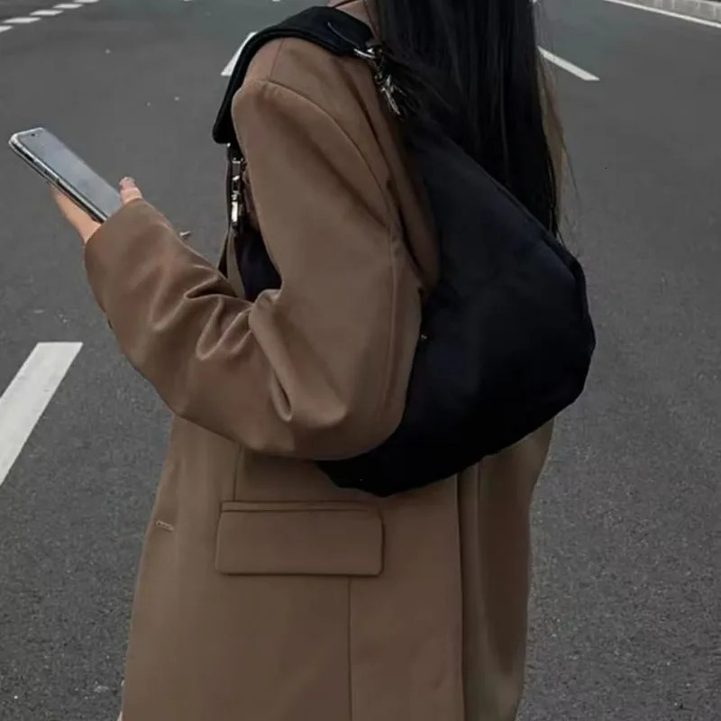 Women Retro Underarm Bag Armpit Small Shoulder Bag Soft Hobos Y2k Female Black Purse Fashion Girls Crescent Handbag 250614