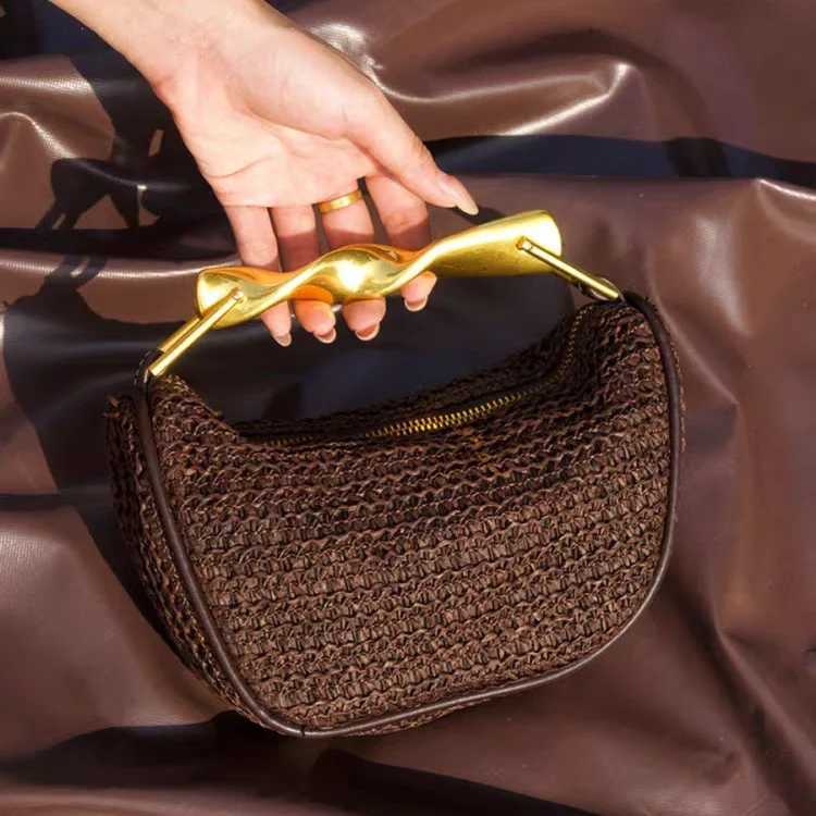 Brand Womens Clutch Bag Metal Handle Mini Crossbody Chain Zipper Braided Bag Exquisite Hand-woven Purse Half-moon Beach Bags XJ2520616