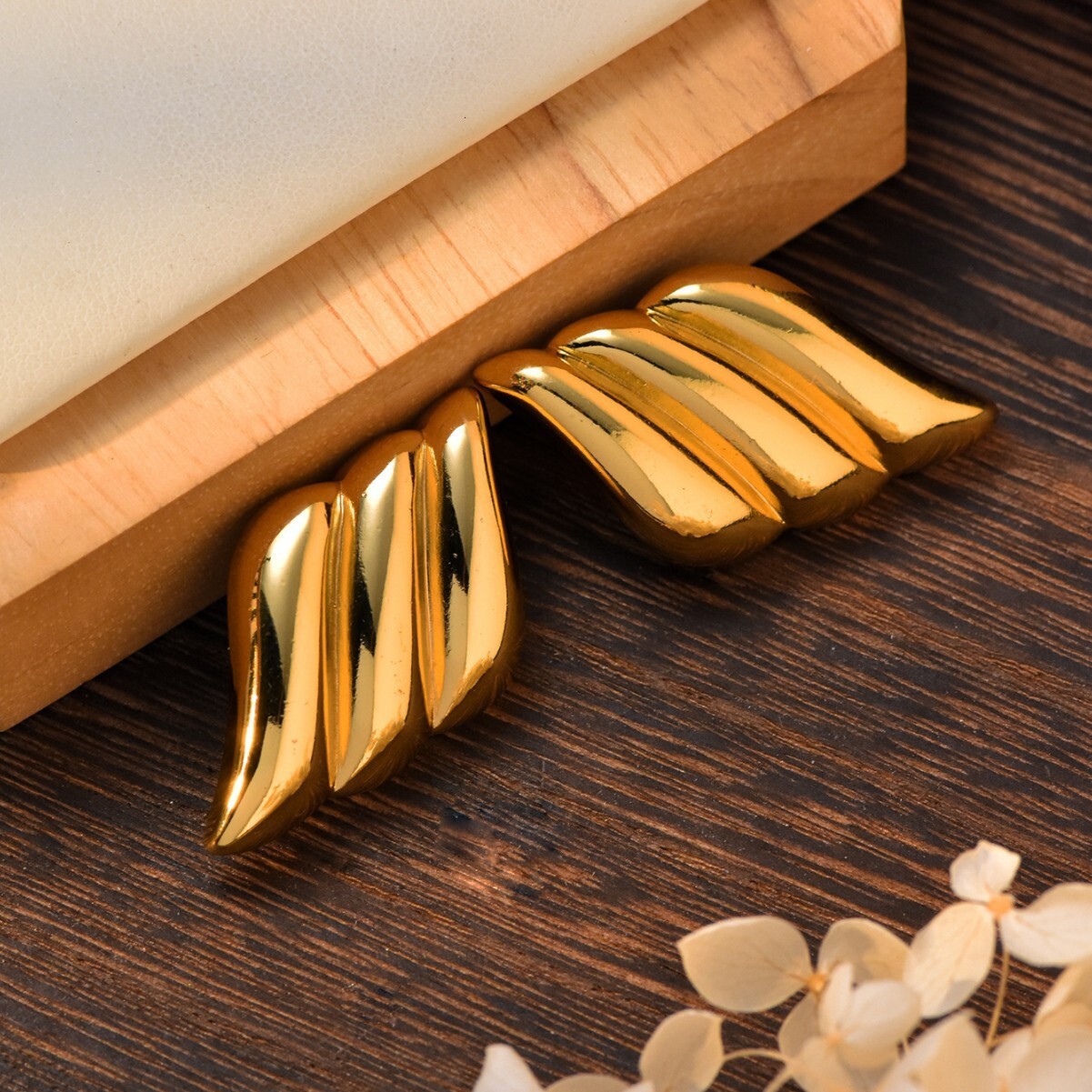 Trendy Fashion Personality Angel Wings Earrings for Women Gold Non-Fading Titanium Steel Ear Jewelry