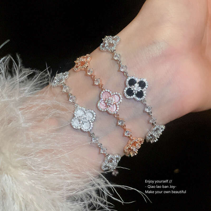 2025 NEW Luxury Jewelry Designer Bracelet 4leaf clover Chain Zircon Rhombus Flower Adjustable Sweet Girl Heart Light Bracelet Niche Fashion Exquisite 