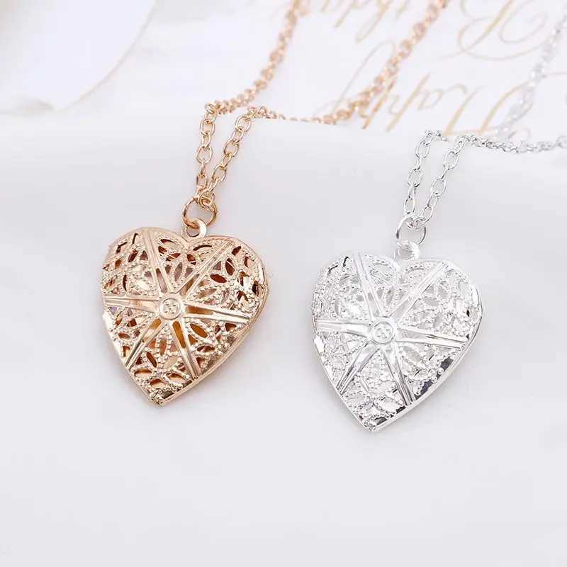 Sweet Peach Heart Chain Necklace for Women Hollow Engraved Opening and Closing Heart Shed Photo Box Pendant Collar W250616