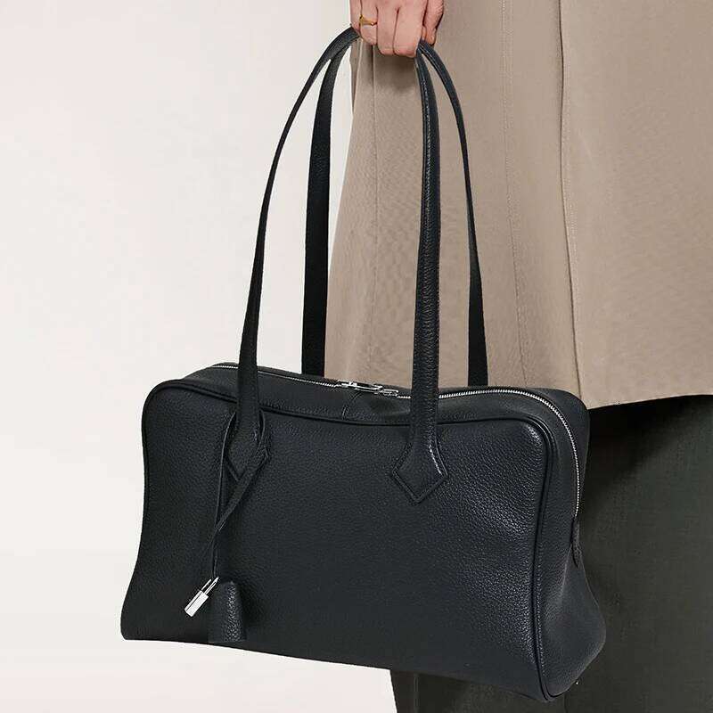 2025 Spring Brand Genuine Leather Cowhide Casual Totes Women Handbags Fashion Lock Shoulder Bags Woman Large capacity bag