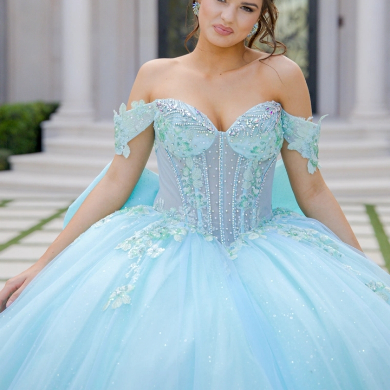 Light Blue Shiny Quinceanera Dresses Ball Gown Off The Shoulder Applique Lace Beads Bow Tull Sweet 16 Dress Vestidos 15 De Anos