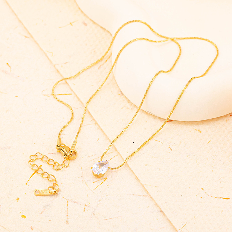 Light Simple Elegant Water Drop Necklace for Women, Titanium Steel Gold Color, High-End Feel, Dia-Studded, Non-Fading