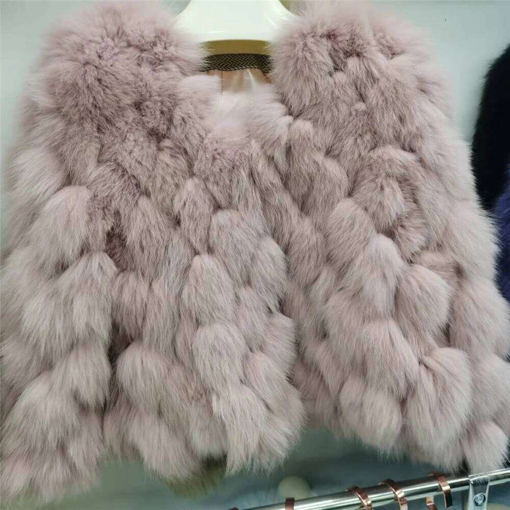 Hot Sales 2024 Women Winter Warm Real Fox Coat High Quality Fashion Full Sleeves V Neck Female Fur Short Outwear