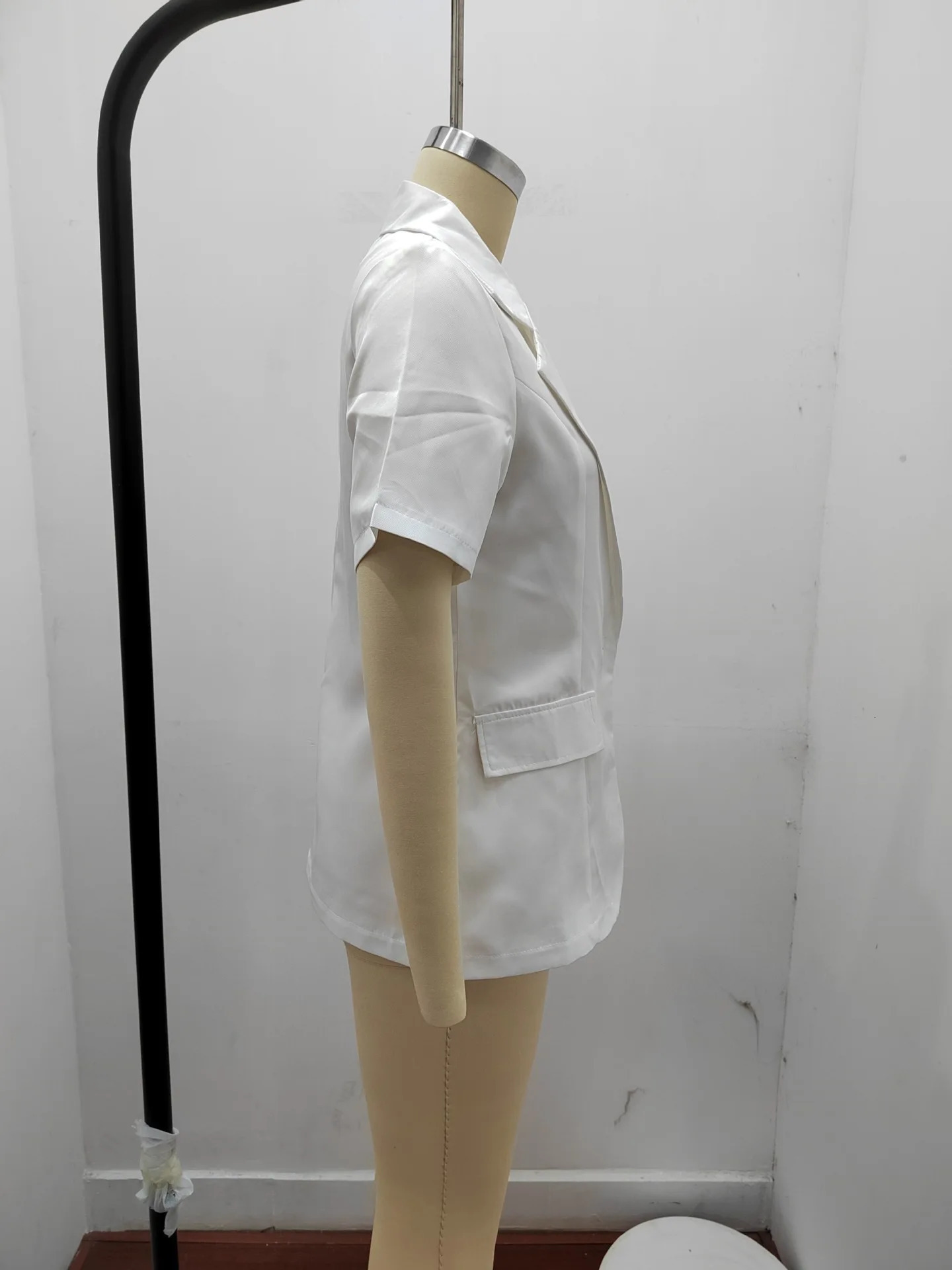 Summer womens temperament fashionable and loose fitting small suit European and American solid color suit collar short sleev 250614