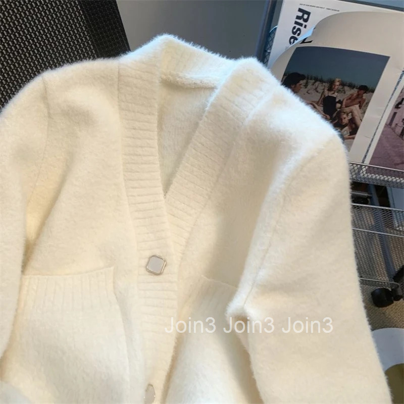 Kawaii Knit Tops for Woman Cardigan Winter Button Cute Womens Sweater White Autumn 2024 New in Korean Luxury Long Sleeve Trend