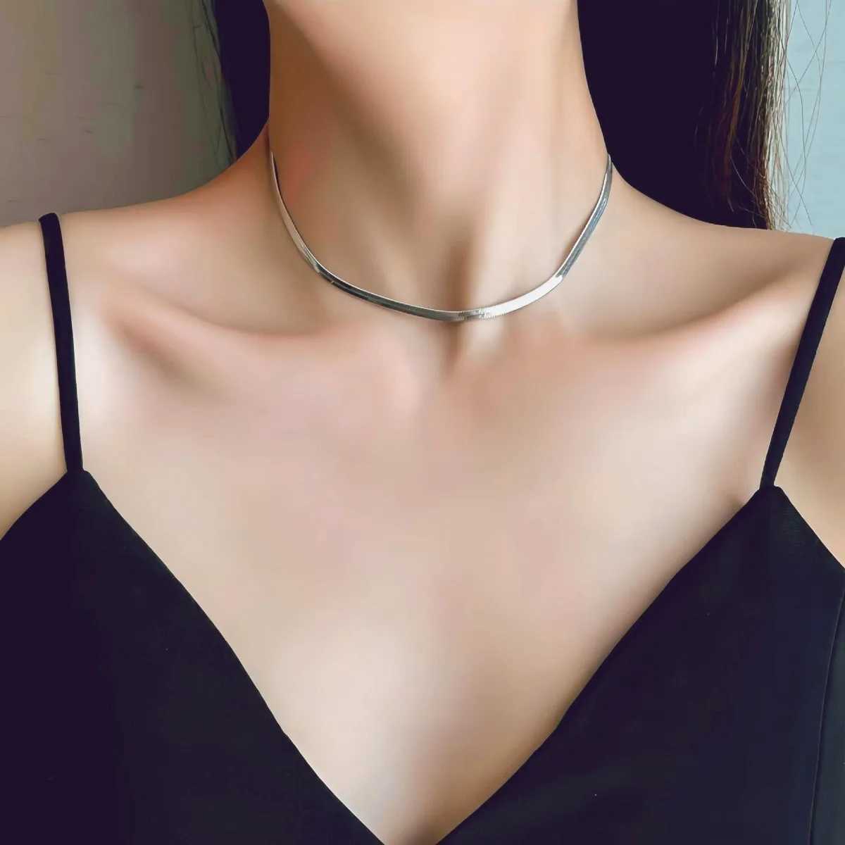 New Arrival Golden Stainless Steel Snake Bone Chain Necklace Hip Hop Chic Women Cool and Beautiful Versatile Chavicle Chain Fashion Jewelry V250616